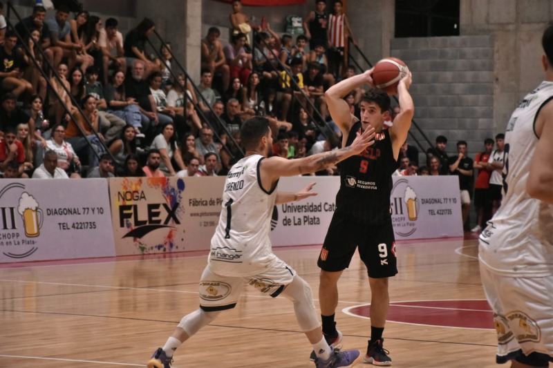 Estudiantes de La Plata se qued con el invicto de Racing